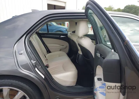 2018 Chrysler 300 Limited z USA, uszkodzony, nr VIN 2C3CCAEG5JH227640